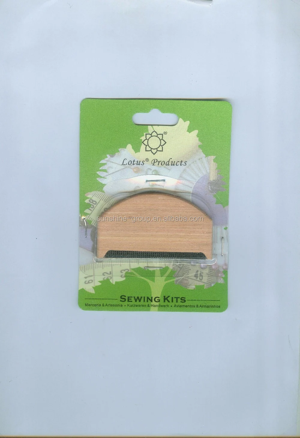 Ningbo sunshine import and export co., ltd. | plastic handle cashmere comb with blister card packing